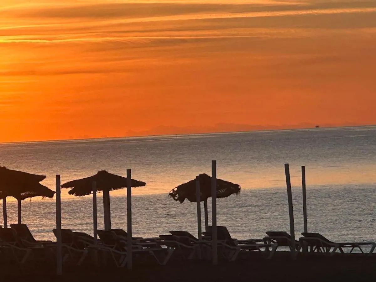 2 Bed Apartment Estepona Centre Next To The Beach!