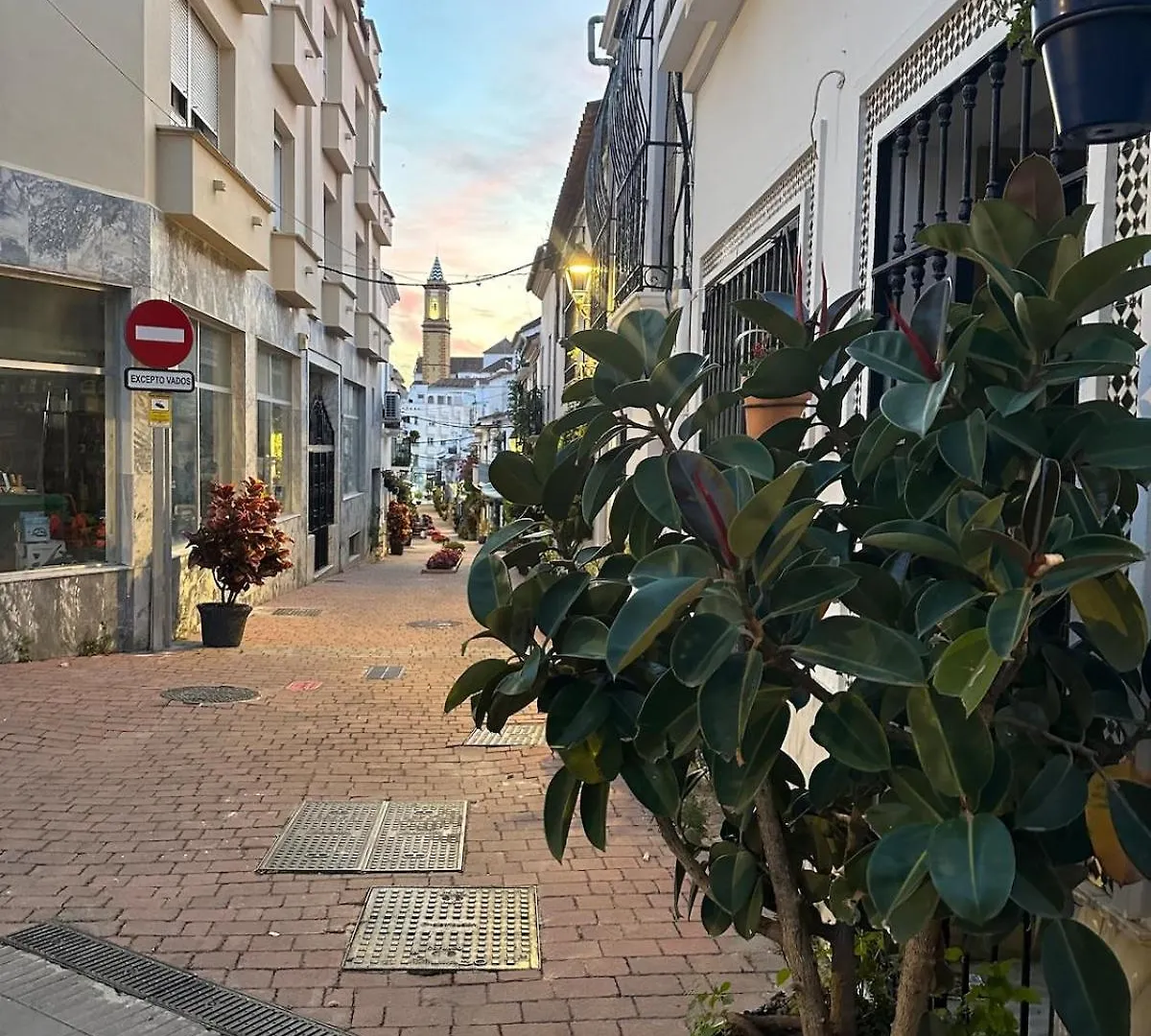 2 Bed Apartment Estepona Centre Next To The Beach! 스페인