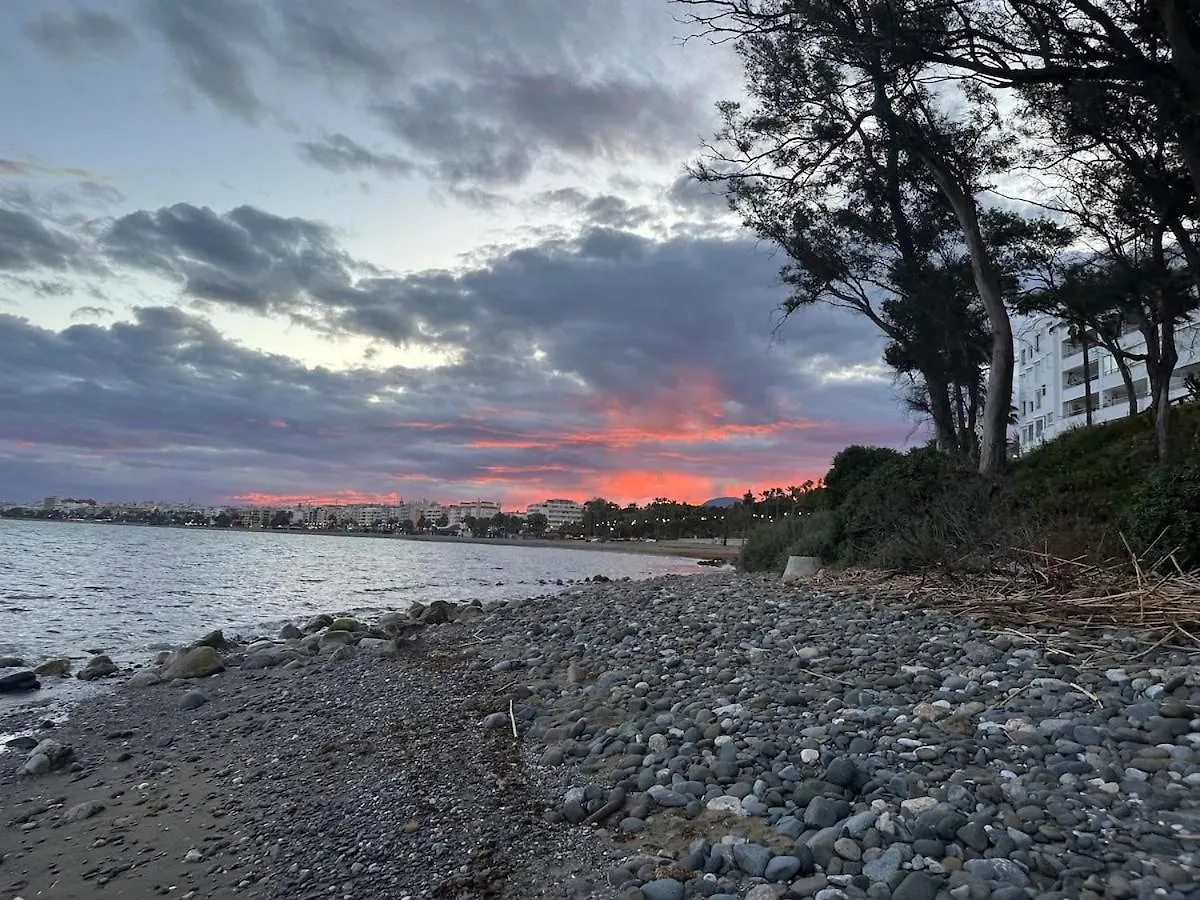 2 Bed Apartment Estepona Centre Next To The Beach! 0*,  스페인