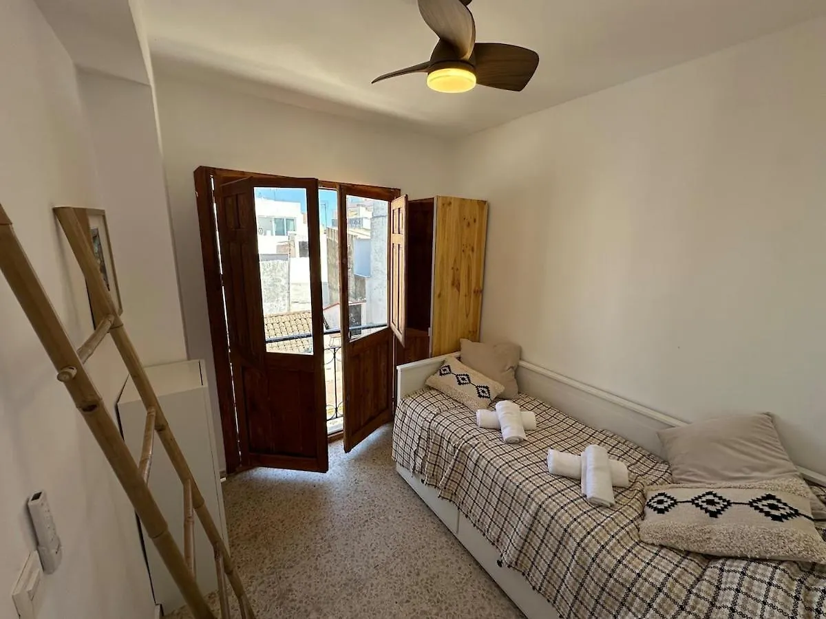 2 Bed Apartment Estepona Centre Next To The Beach!