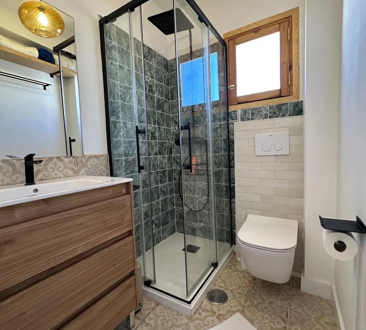 2 Bed Apartment Estepona Centre Next To The Beach! 0*,  스페인
