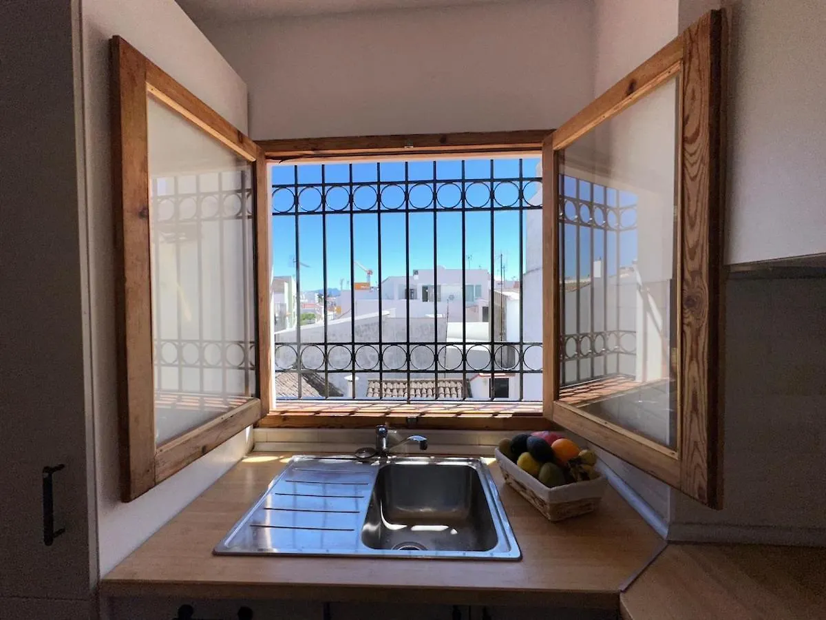 2 Bed Apartment Estepona Centre Next To The Beach!