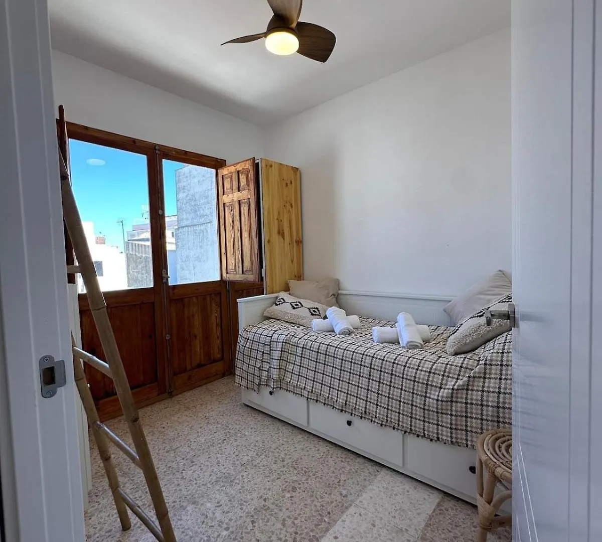 2 Bed Apartment Estepona Centre Next To The Beach! 스페인