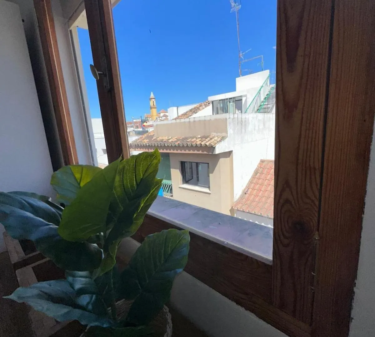 2 Bed Apartment Estepona Centre Next To The Beach! 0*,  스페인
