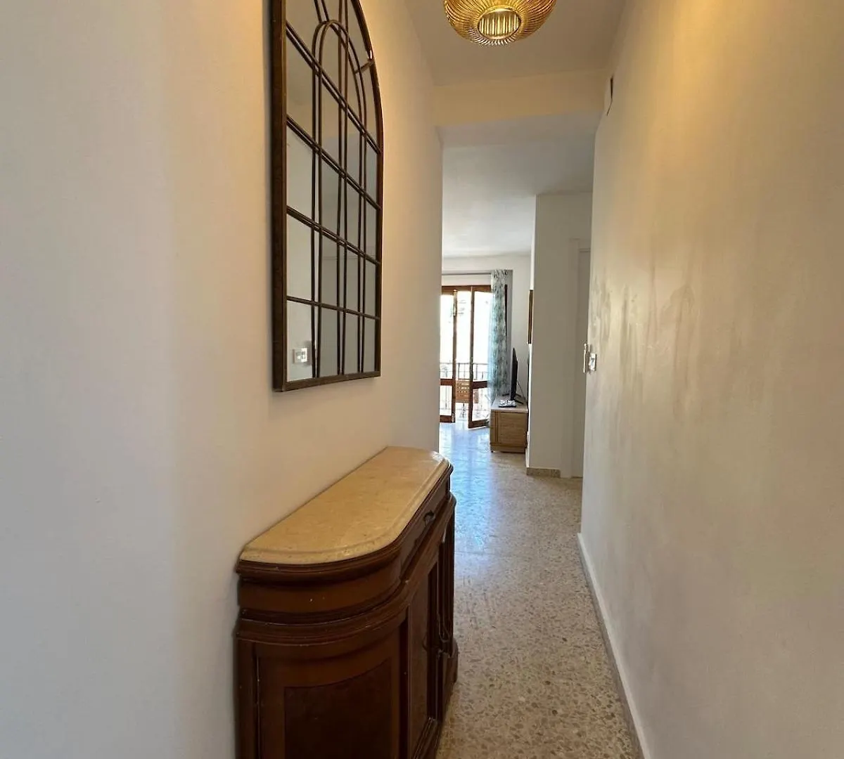 2 Bed Apartment Estepona Centre Next To The Beach!